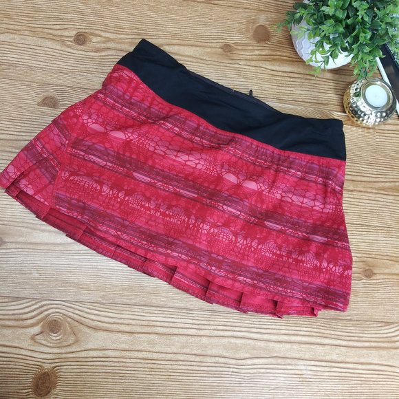 lululemon athletica Dresses & Skirts - Lululemon Run Pacesetter Skirt Make Davie Run Sz.6